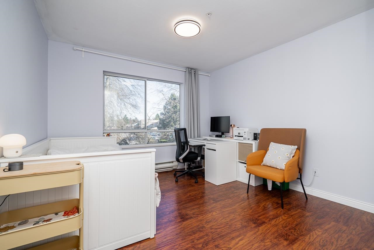 Bedroom 4 Photo of 205 27358 32 Avenue, Langley, BC