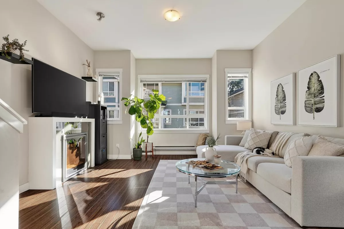 Family Room Photo of 40 2955 156 Street, Surrey, BC