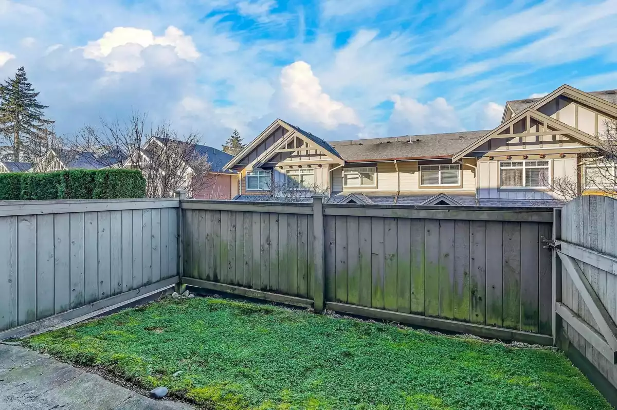 Front Yard Photo of 40 2955 156 Street, Surrey, BC