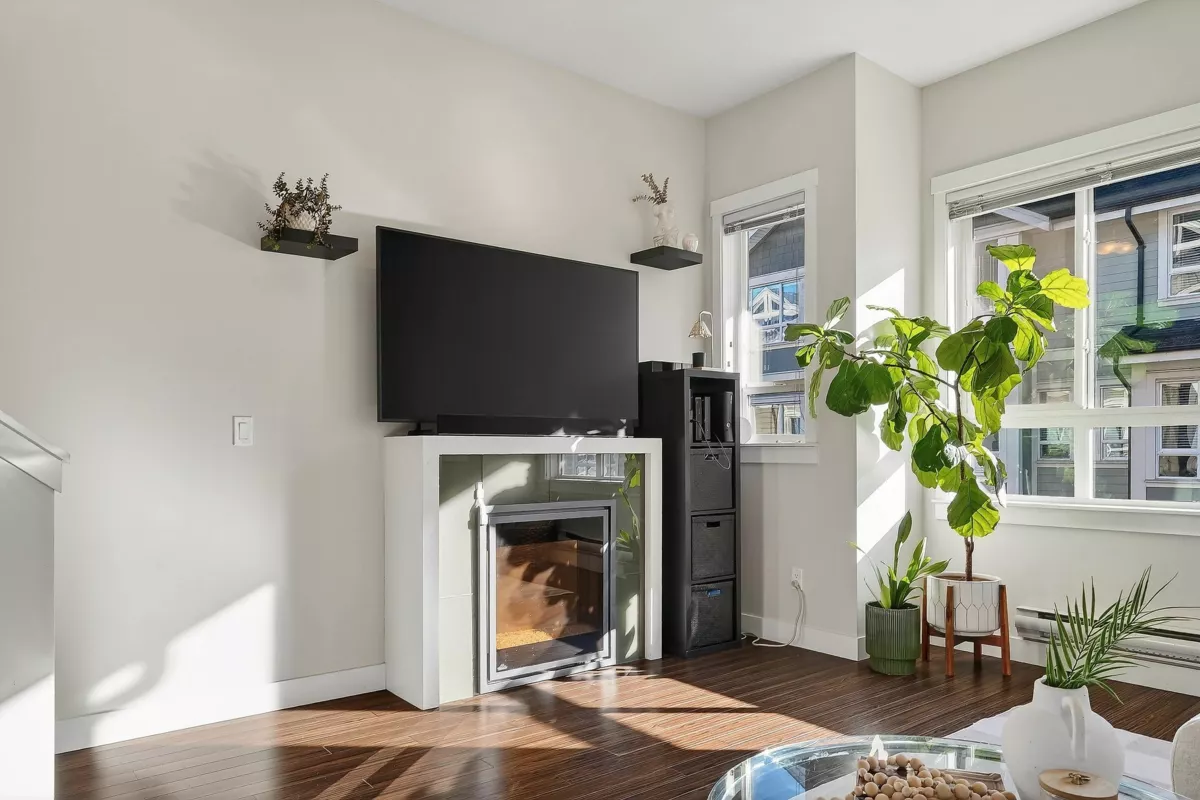 Kitchen Island Photo of 40 2955 156 Street, Surrey, BC