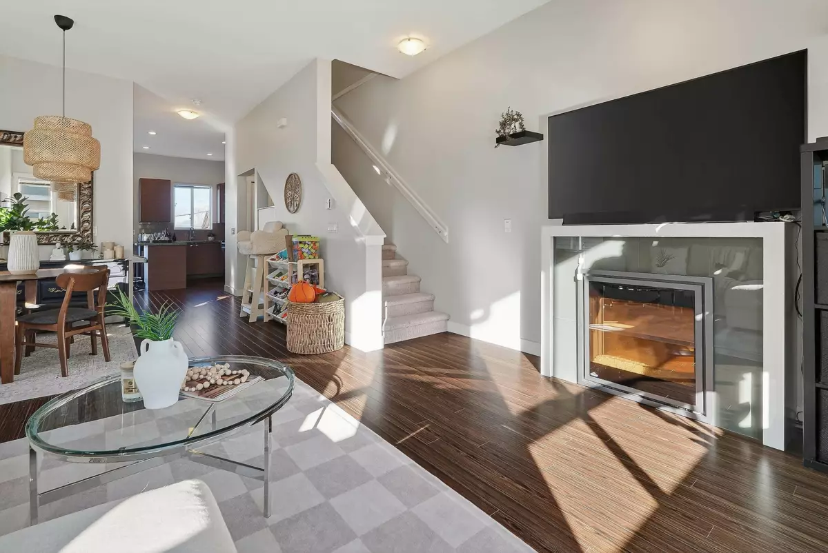 Kitchen Photo of 40 2955 156 Street, Surrey, BC