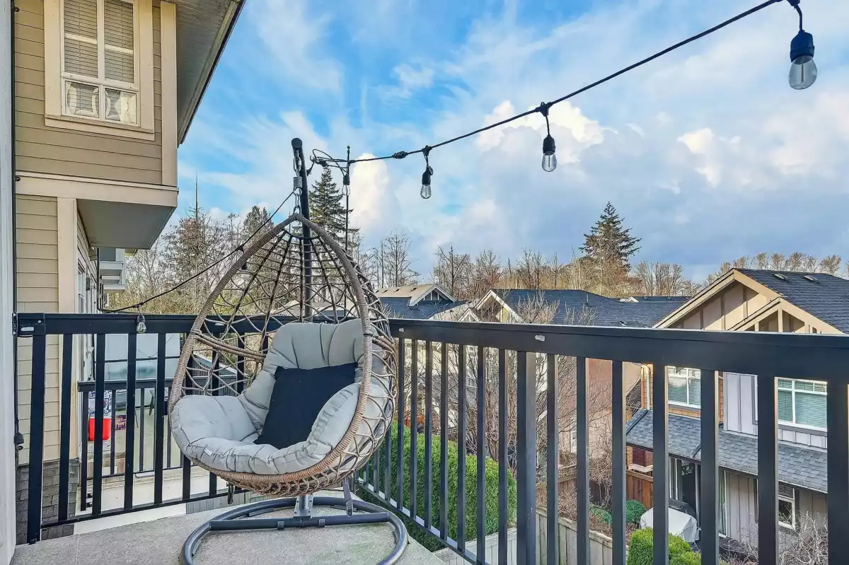 Loft / Bonus Room Photo of 40 2955 156 Street, Surrey, BC