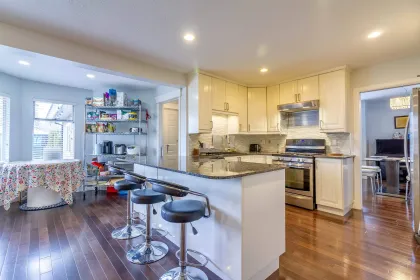 Kitchen Island Photo of 921 Citadel Drive, Port Coquitlam, BC