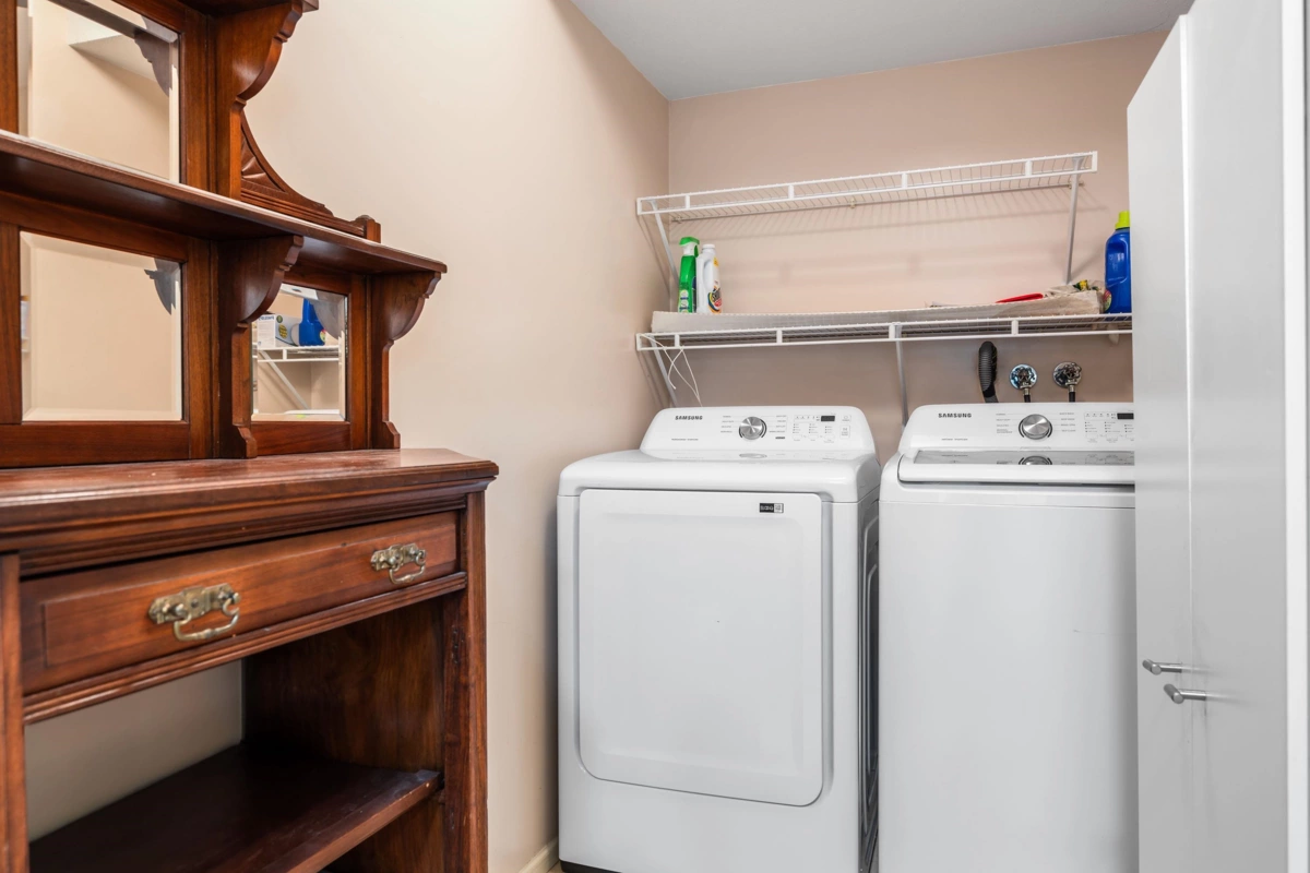 Hallway Photo of 204 9186 Edward Street, Chilliwack, BC