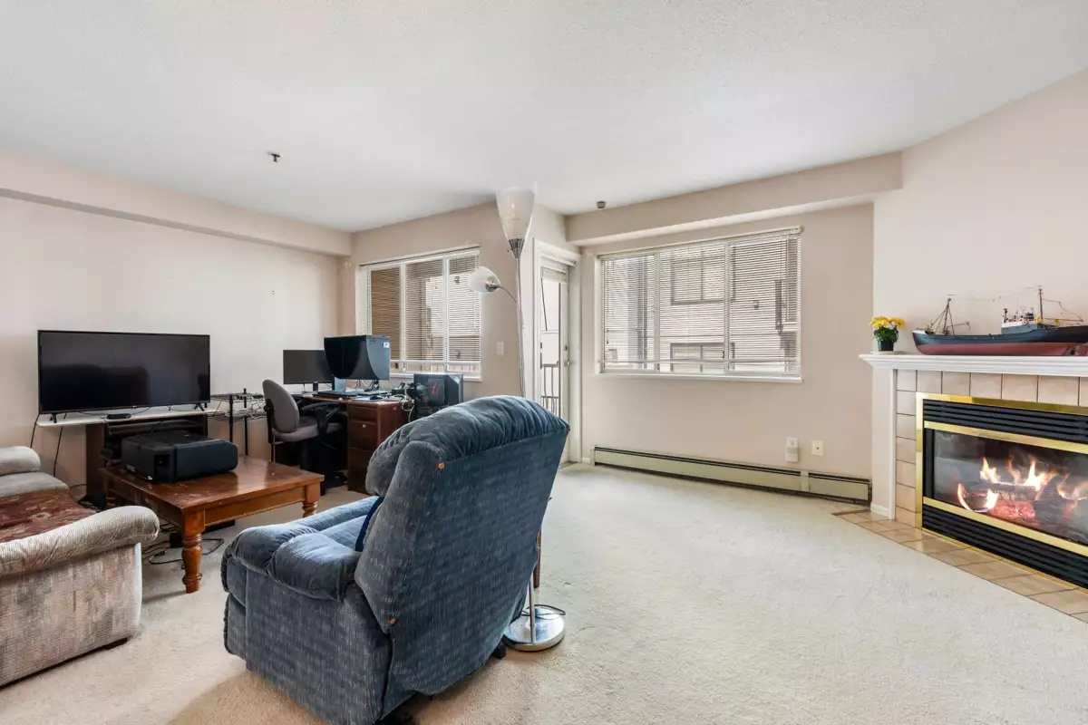 Walk-In Closet Photo of 204 9186 Edward Street, Chilliwack, BC