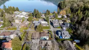 1809 Carol Road, Lindell Beach, BC