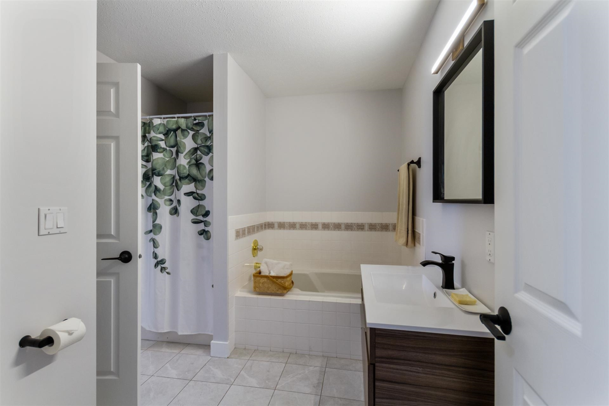 Guest Bathroom Photo of 79 323 Governors Court, New Westminster, BC