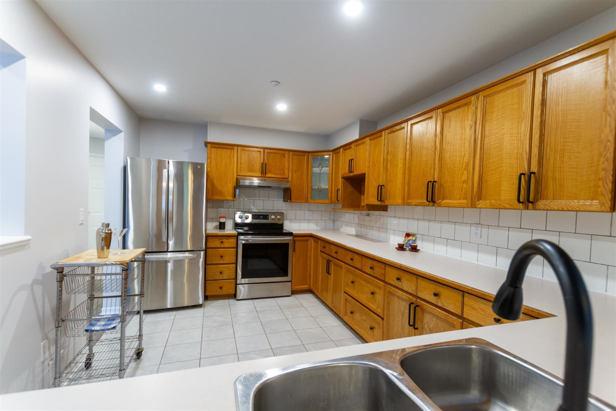 Kitchen Island Photo of 79 323 Governors Court, New Westminster, BC