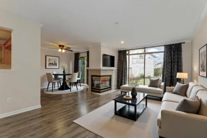 79 323 Governors Court, New Westminster, BC
