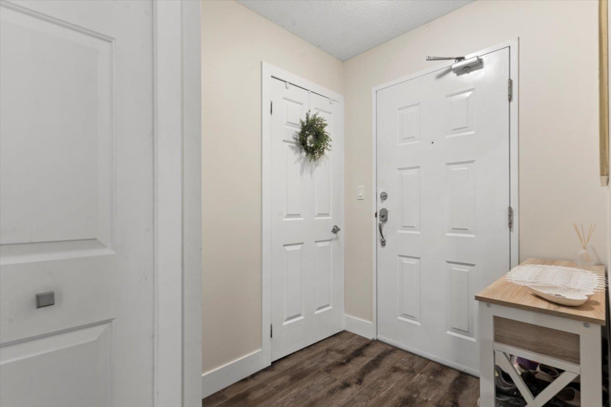 Family Room Photo of 306 32885 George Ferguson Way, Abbotsford, BC