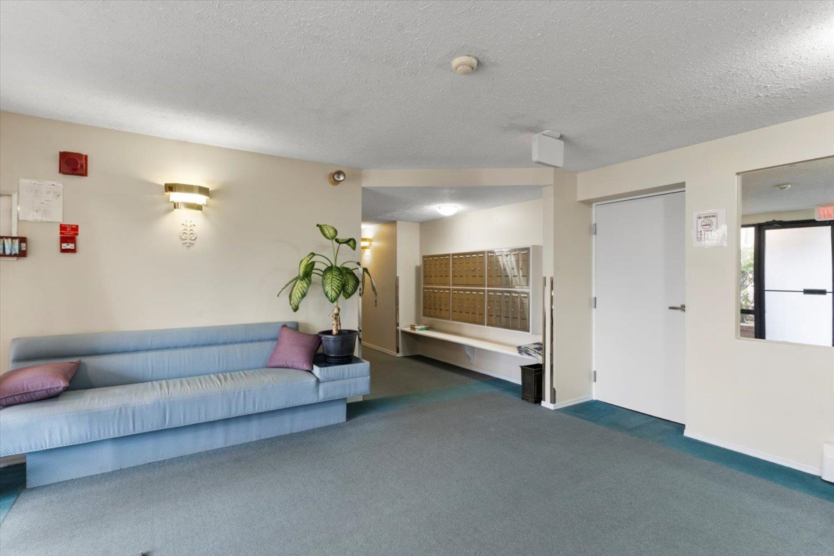 Hallway Photo of 306 32885 George Ferguson Way, Abbotsford, BC