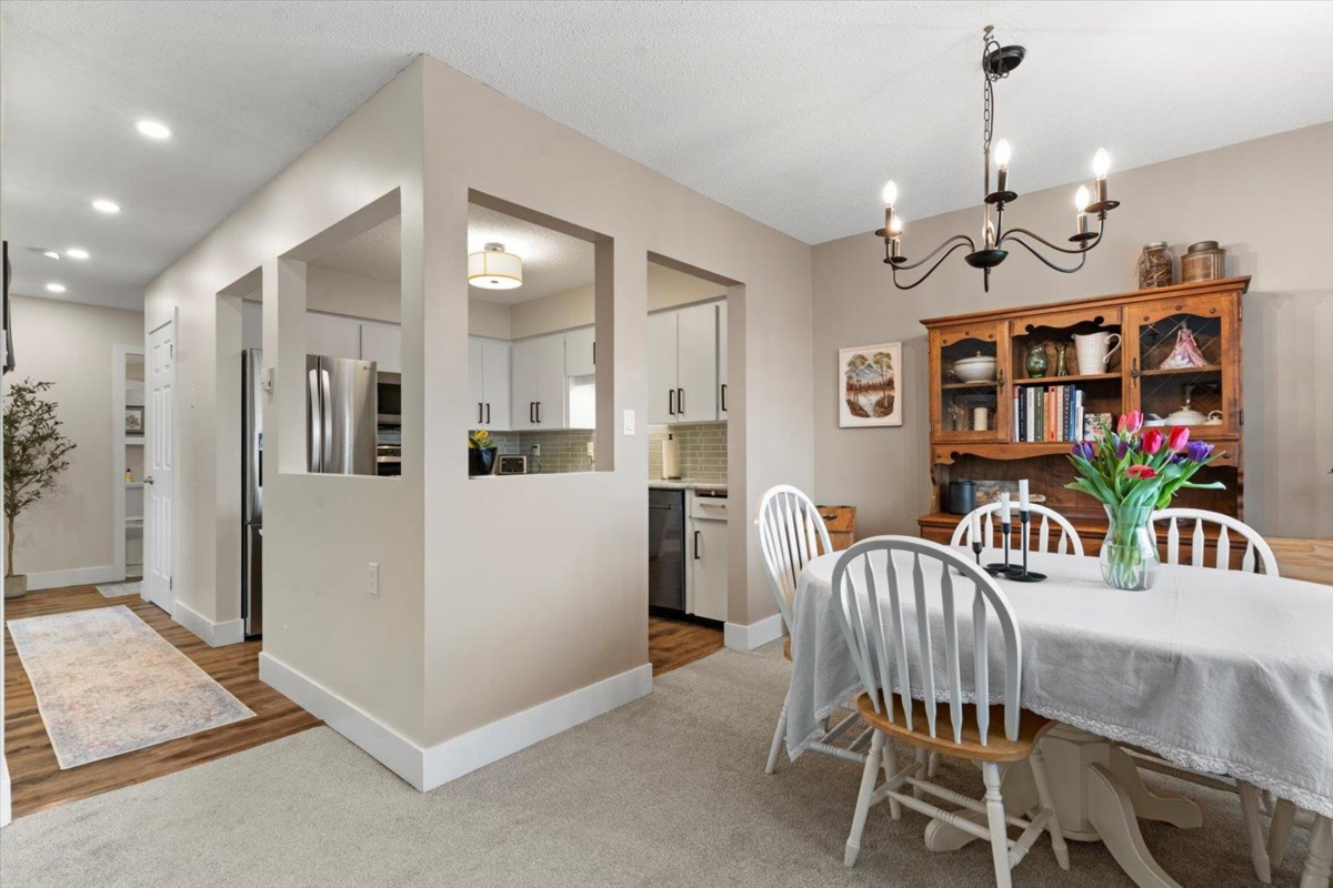 Primary Bathroom Photo of 306 32885 George Ferguson Way, Abbotsford, BC