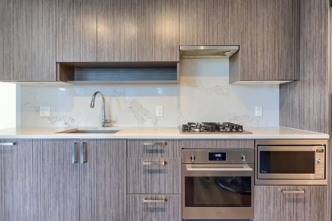Dining Area Photo of 4105 13350 Central Avenue, Surrey, BC