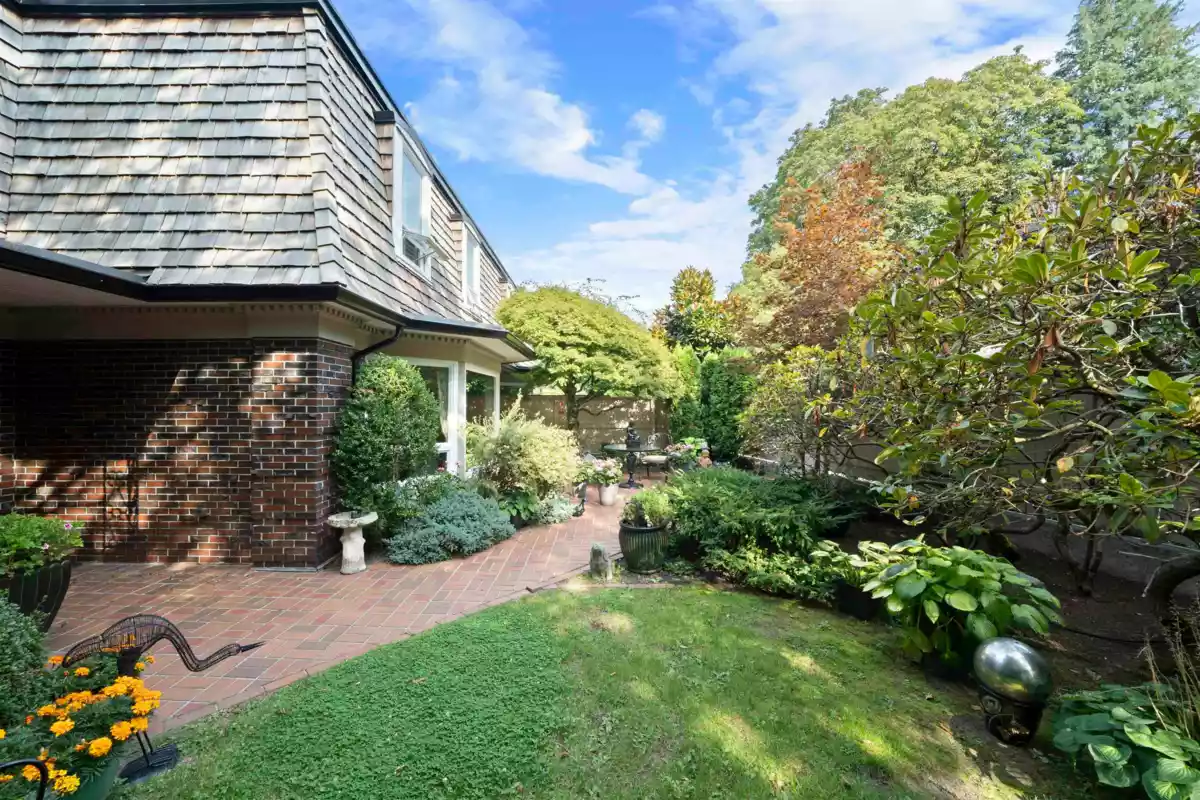 Front Yard Photo of 1443 Mcrae Avenue, Vancouver, BC