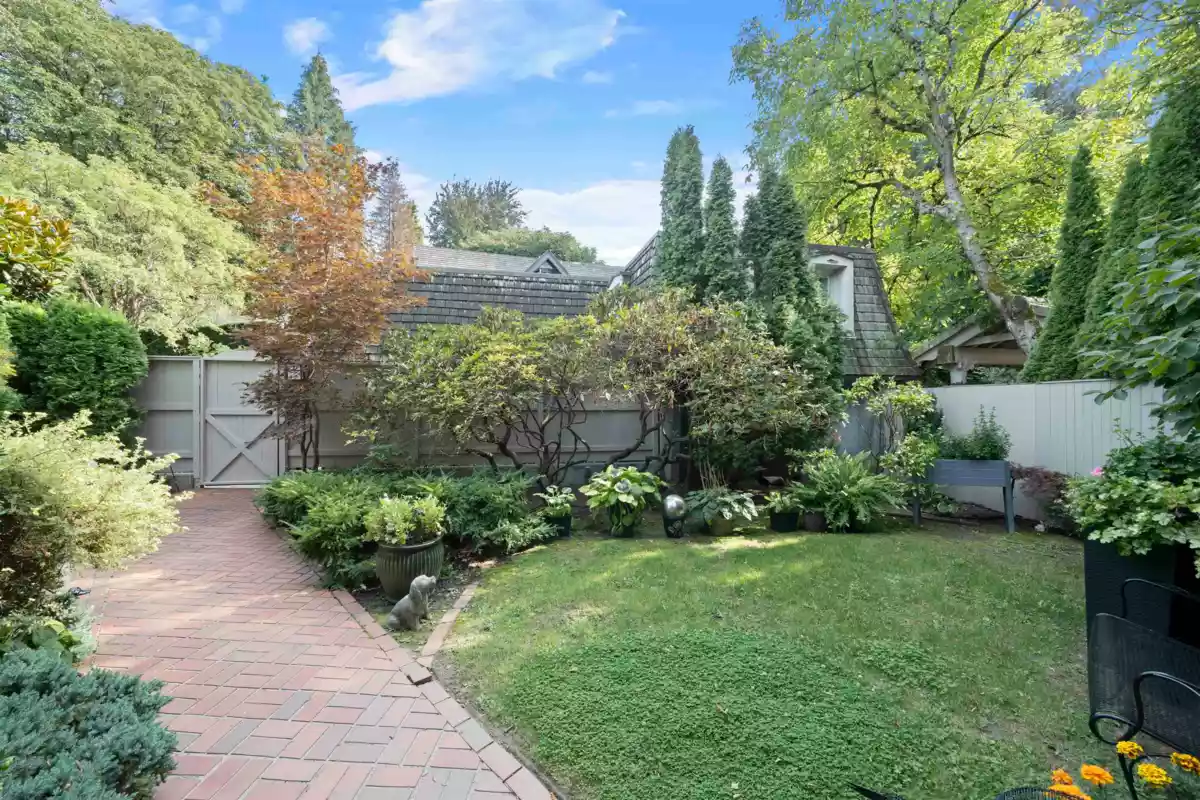 Hallway Photo of 1443 Mcrae Avenue, Vancouver, BC