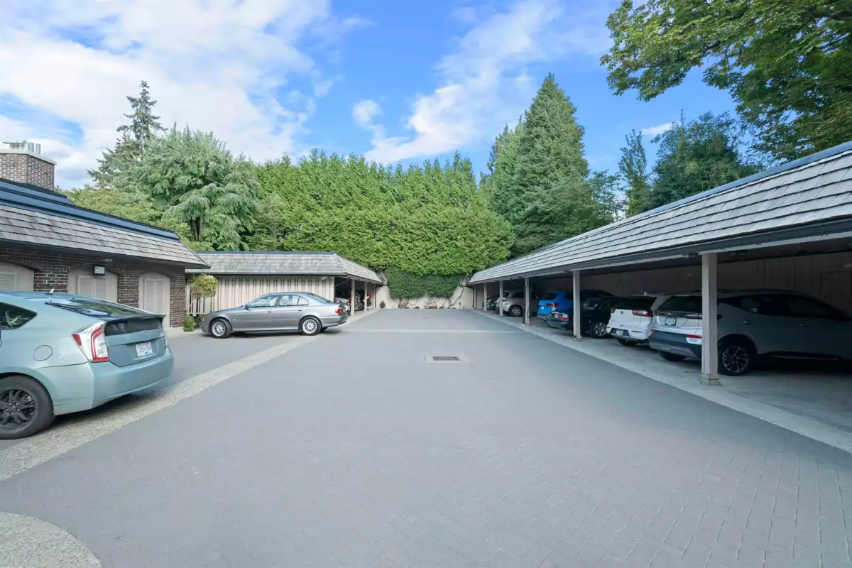 Outdoor Kitchen Photo of 1443 Mcrae Avenue, Vancouver, BC
