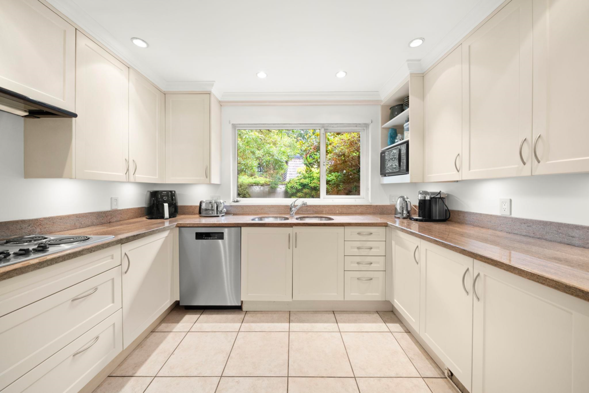 Primary Bedroom Photo of 1443 Mcrae Avenue, Vancouver, BC