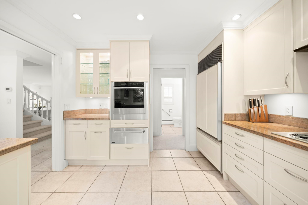 Walk-In Closet Photo of 1443 Mcrae Avenue, Vancouver, BC