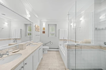 Powder Room Photo of 1443 Mcrae Avenue, Vancouver, BC