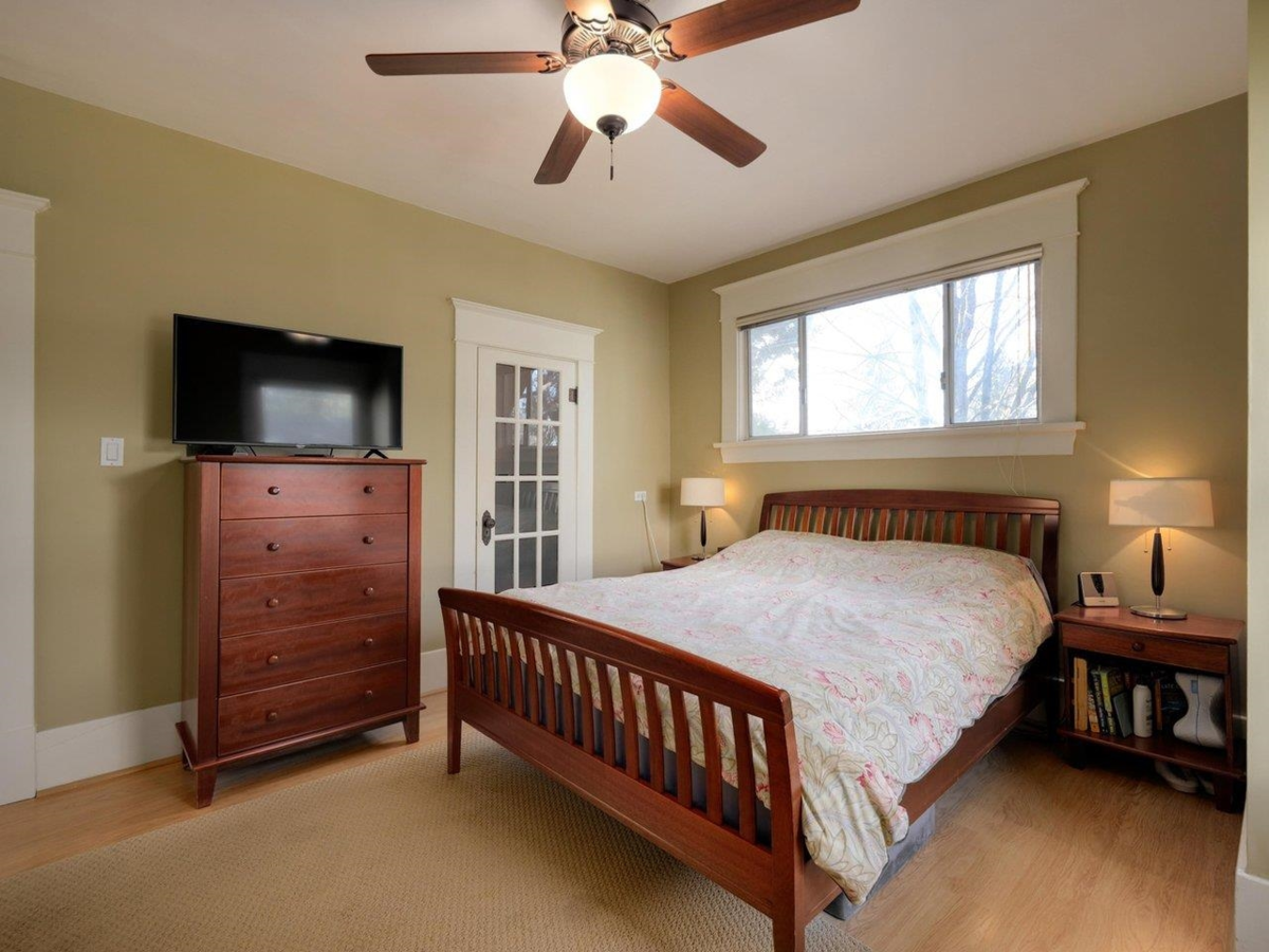 Basement Recreation Room Photo of 3480 Yukon Street, Vancouver, BC