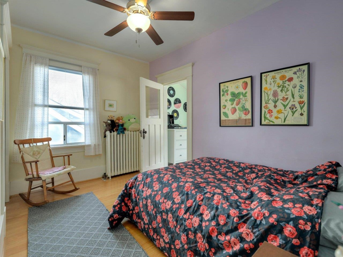 Entry Foyer Photo of 3480 Yukon Street, Vancouver, BC