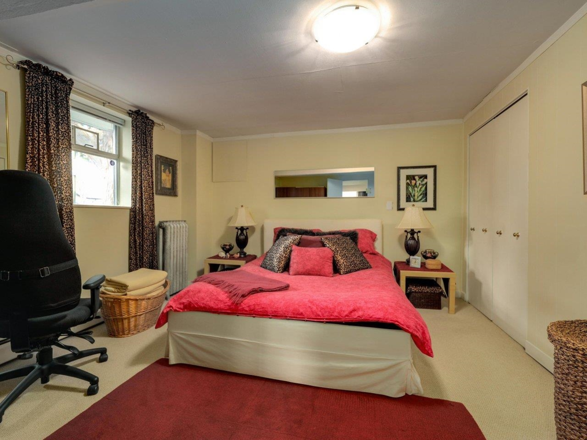 Garden / Landscaping Photo of 3480 Yukon Street, Vancouver, BC