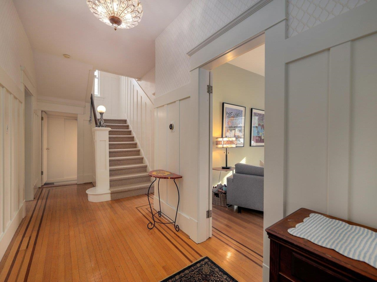 Guest Bathroom Photo of 3480 Yukon Street, Vancouver, BC