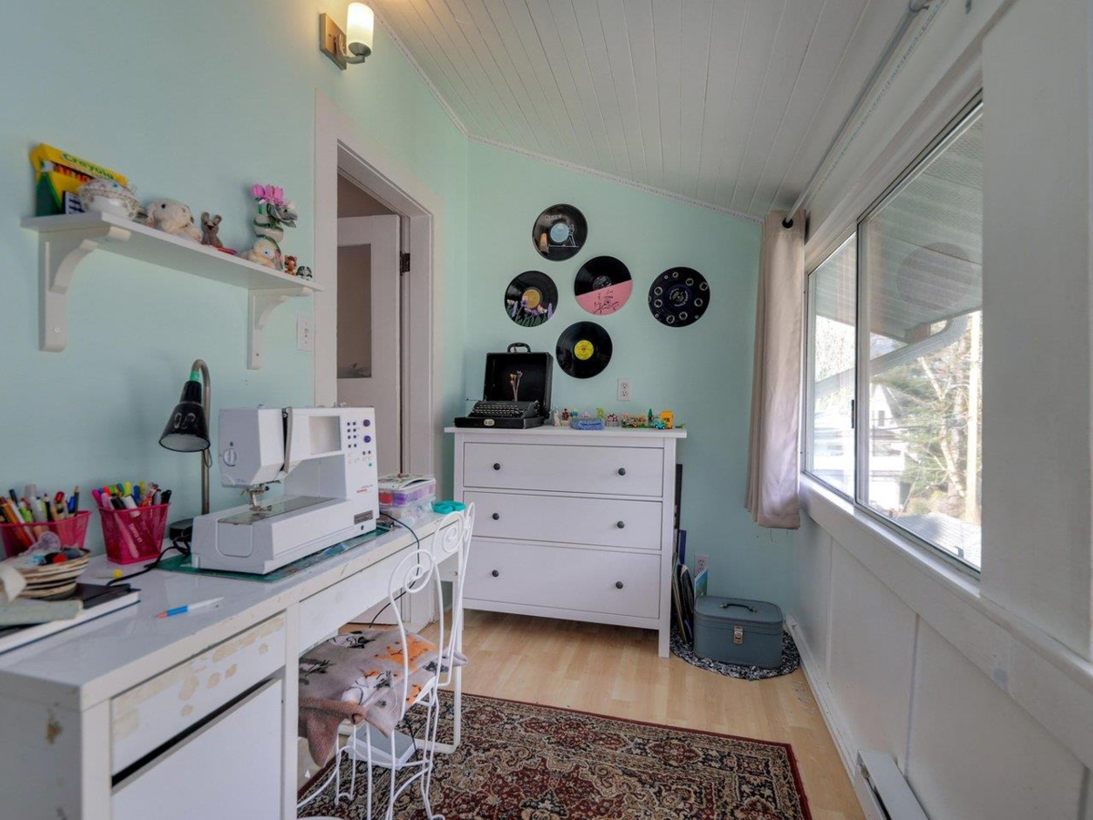 Hallway Photo of 3480 Yukon Street, Vancouver, BC