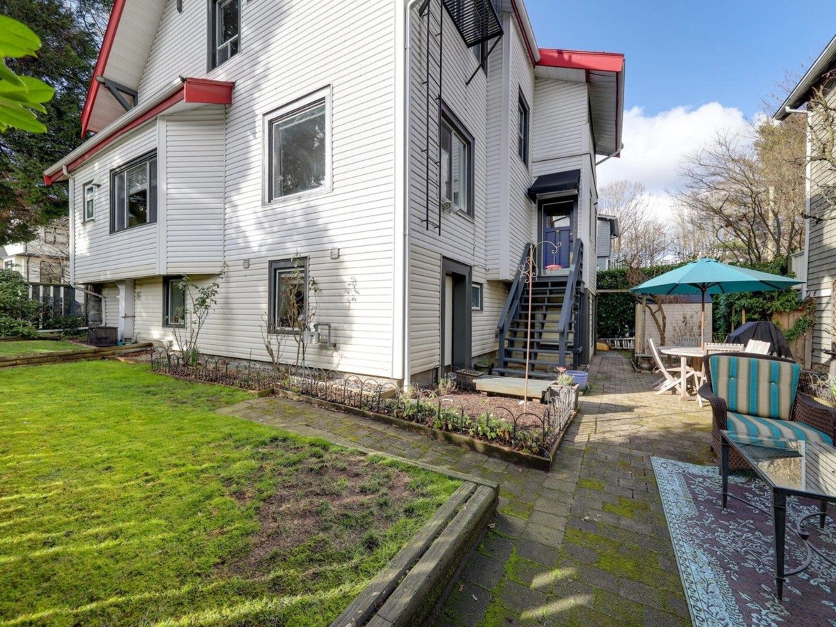 Swimming Pool Photo of 3480 Yukon Street, Vancouver, BC