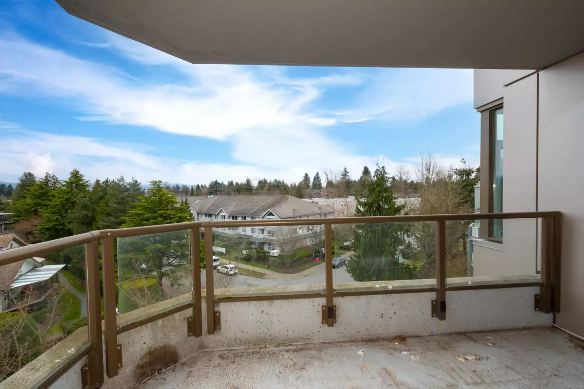 Guest Bathroom Photo of 403 13880 101 Avenue, Surrey, BC