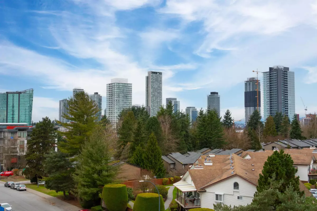Laundry Room Photo of 403 13880 101 Avenue, Surrey, BC