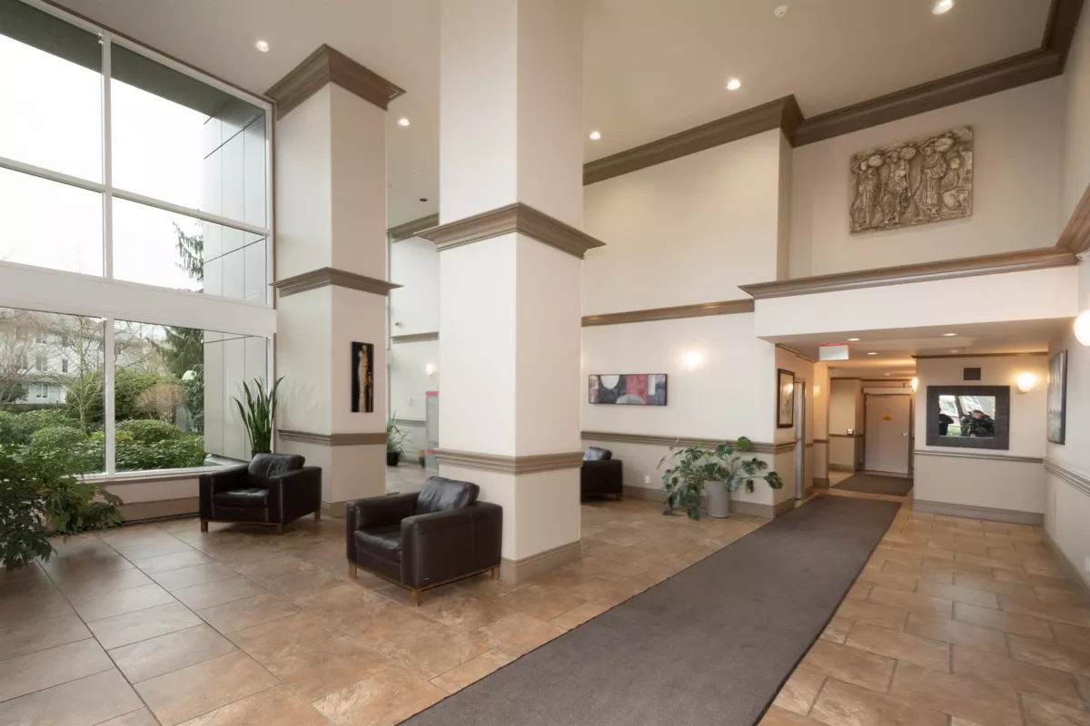 Living Room Photo of 403 13880 101 Avenue, Surrey, BC