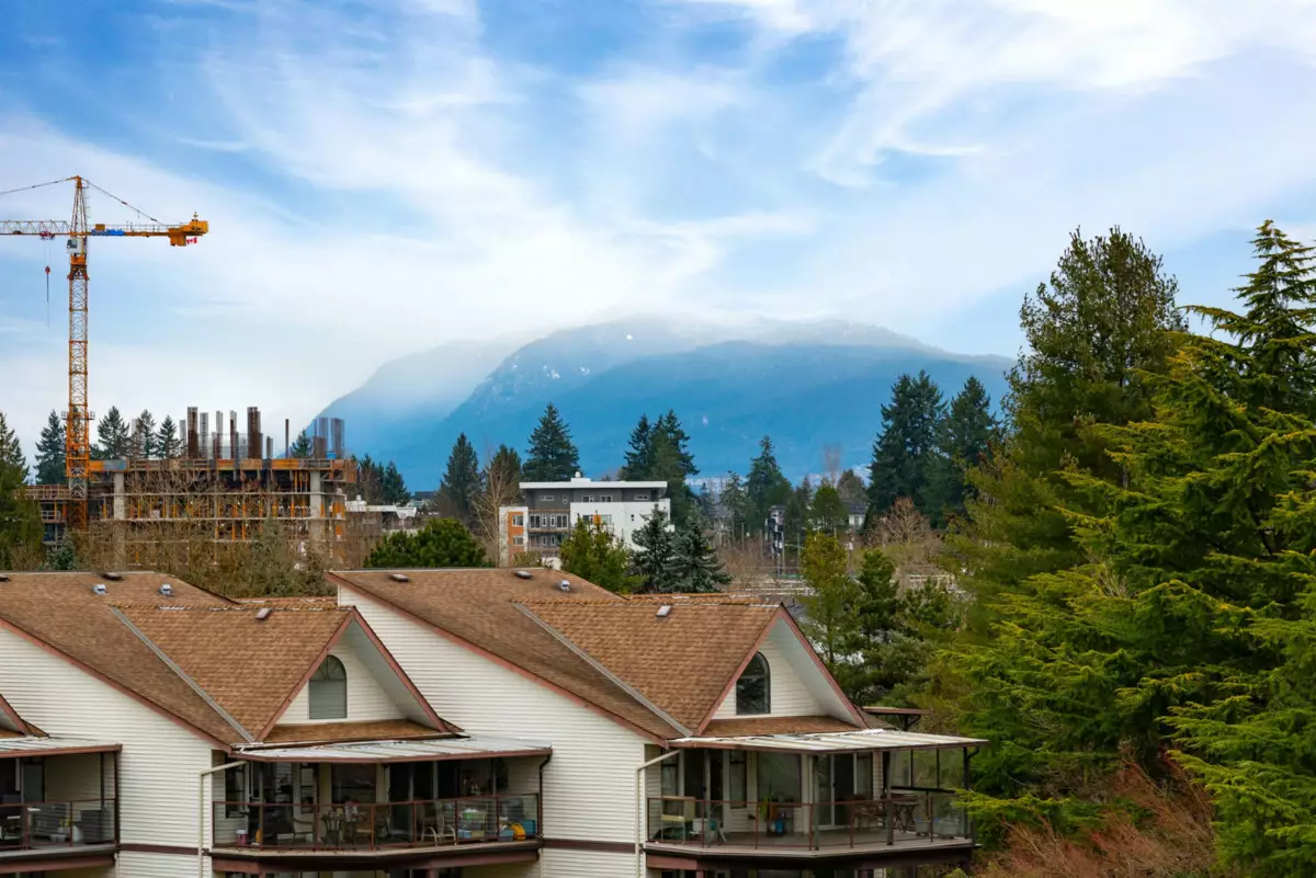 Mudroom Photo of 403 13880 101 Avenue, Surrey, BC