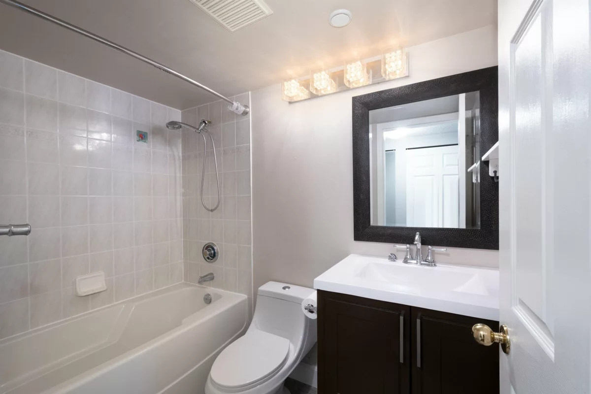 Swimming Pool Photo of 403 13880 101 Avenue, Surrey, BC