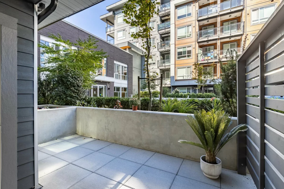 Entry Foyer Photo of A111 20834 80 Avenue, Langley, BC