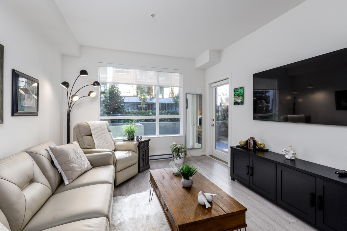 Family Room Photo of A111 20834 80 Avenue, Langley, BC