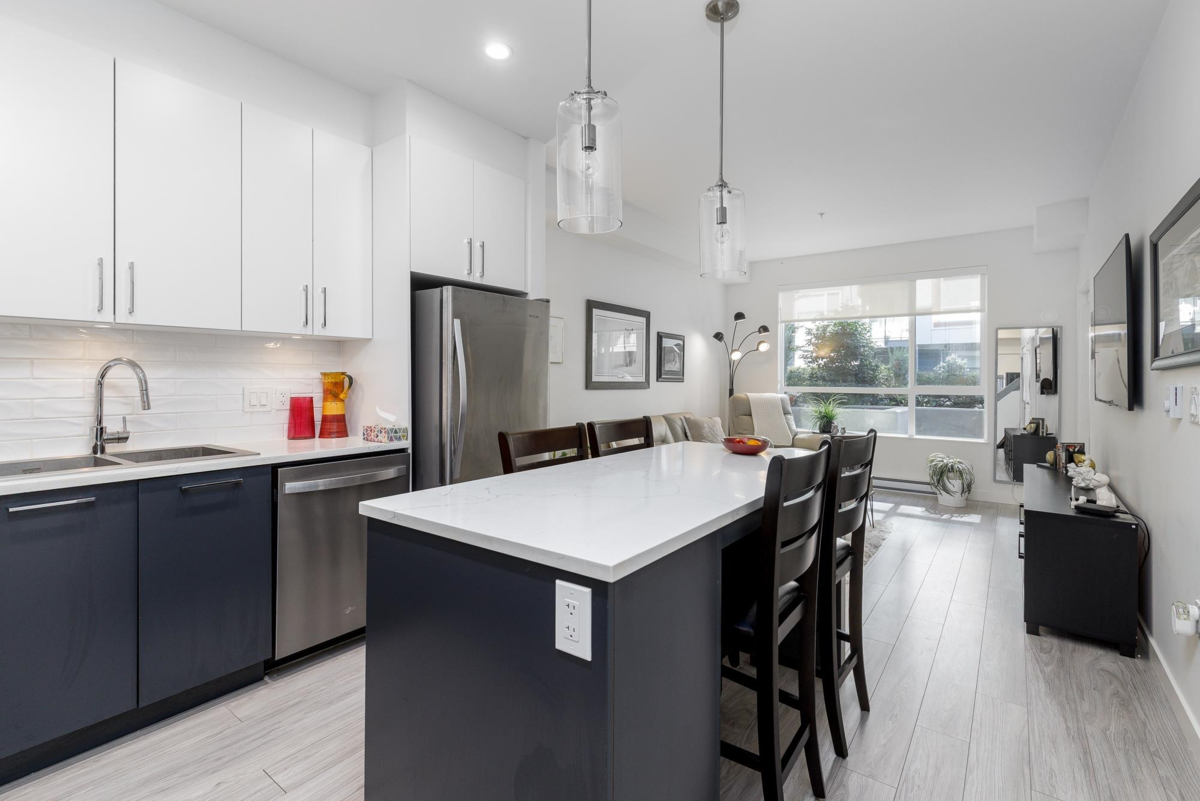 Primary Bathroom Photo of A111 20834 80 Avenue, Langley, BC