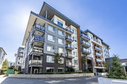 Front exterior of A111 20834 80 Avenue, Langley, BC