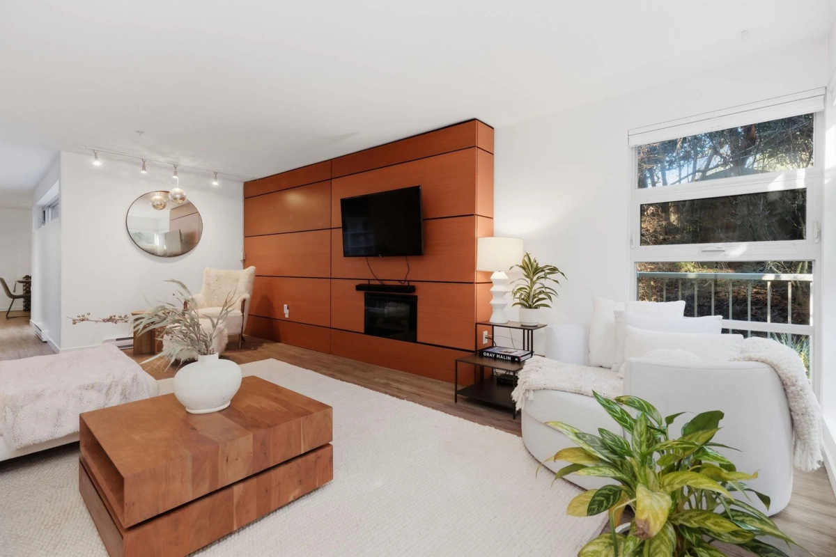 Kitchen Photo of 105 2832 Capilano Road, North Vancouver, BC
