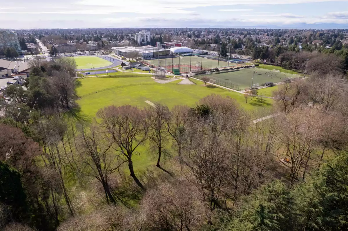 Swimming Pool Photo of 1215 6500 Minoru Boulevard, Richmond, BC
