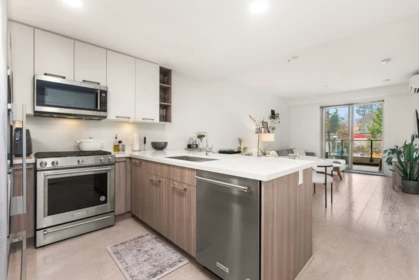 Kitchen Island Photo of 214 14022 North Bluff Road, White Rock, BC