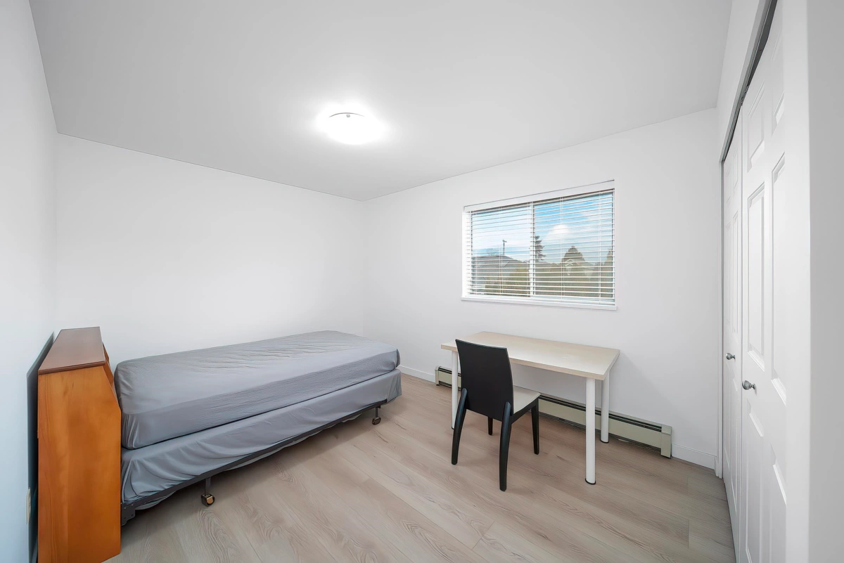 Backyard Photo of 5611 Holt Avenue, Richmond, BC