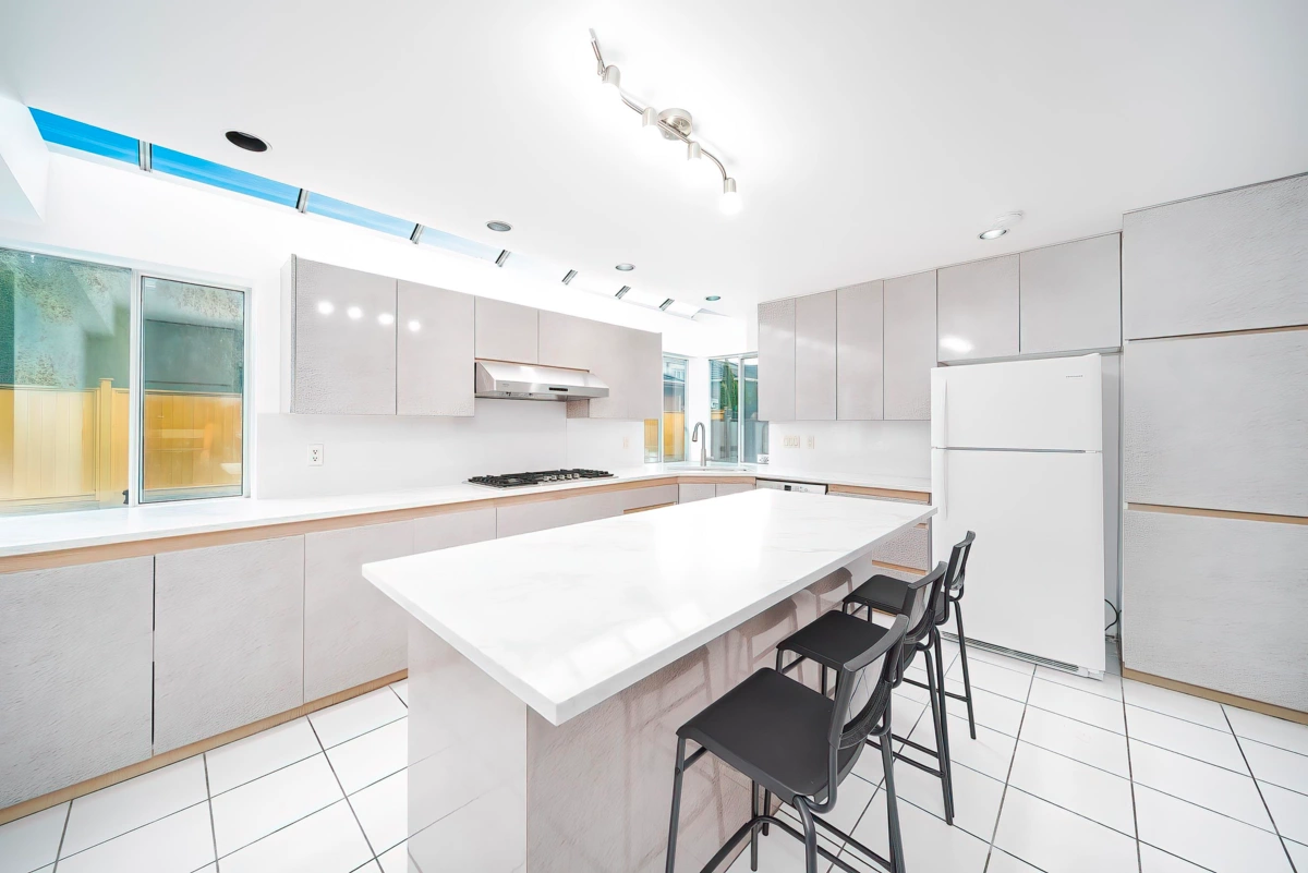 Basement Recreation Room Photo of 5611 Holt Avenue, Richmond, BC