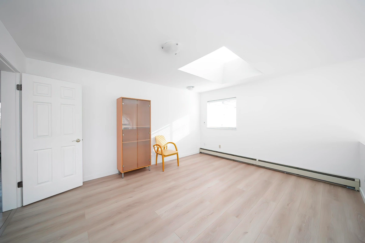 Hallway Photo of 5611 Holt Avenue, Richmond, BC