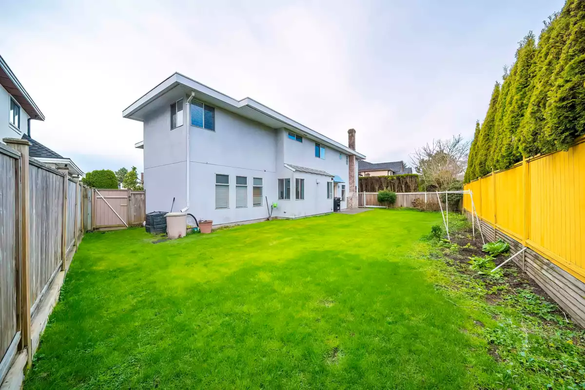 Pantry Photo of 5611 Holt Avenue, Richmond, BC