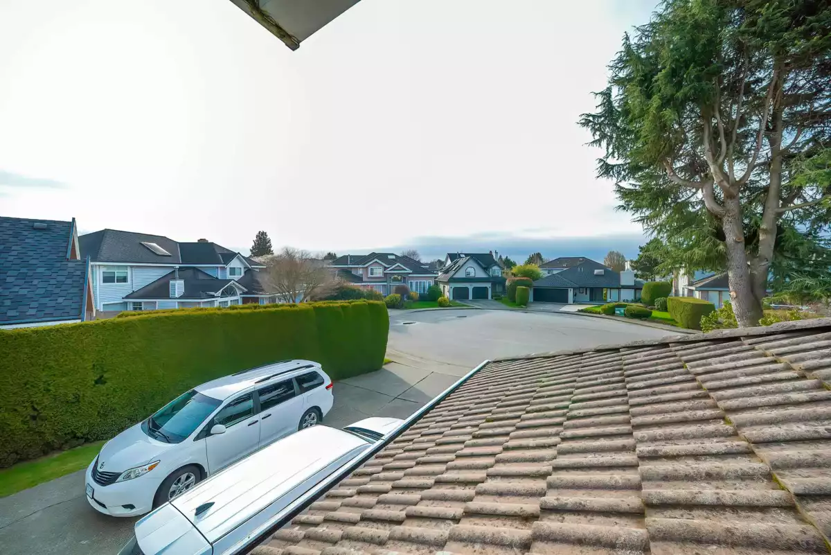 Primary Bathroom Photo of 5611 Holt Avenue, Richmond, BC