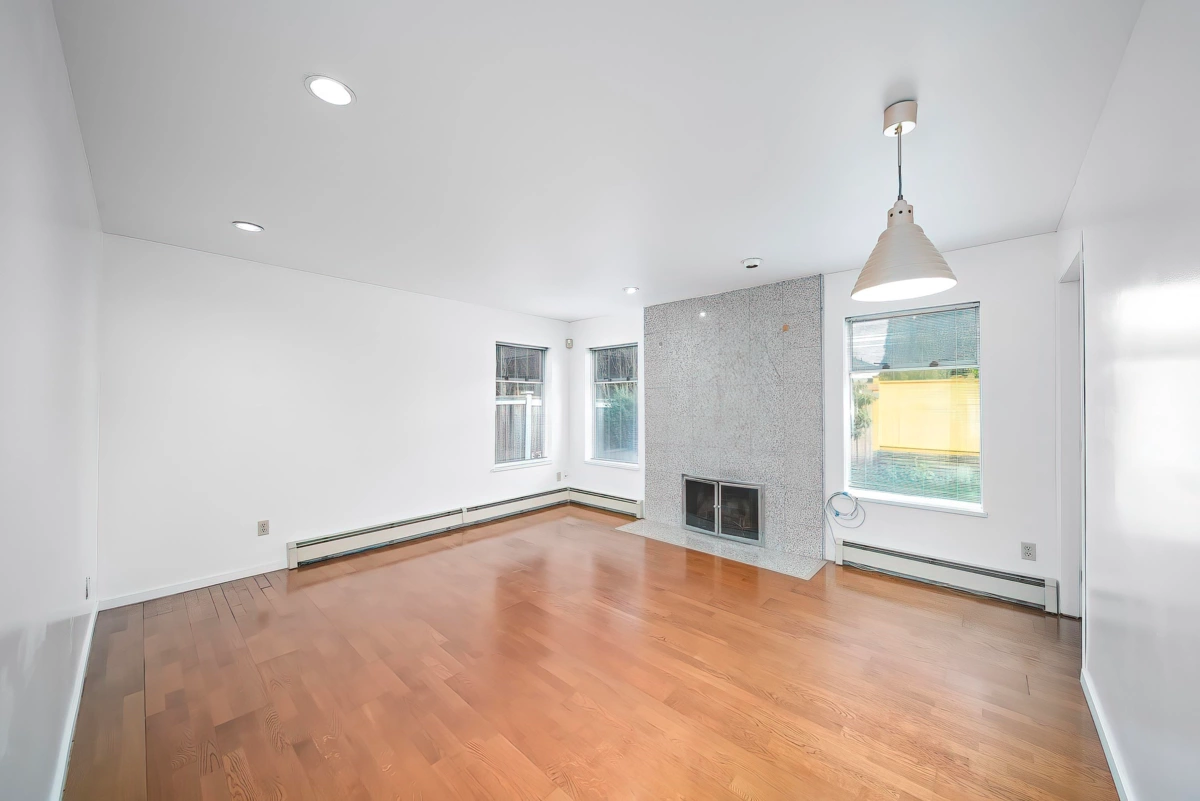 Swimming Pool Photo of 5611 Holt Avenue, Richmond, BC