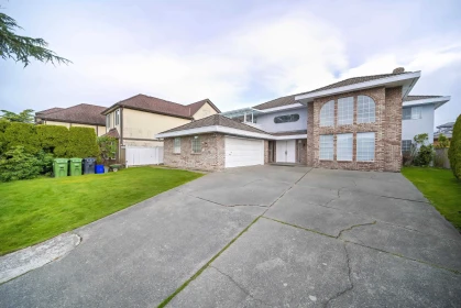 5611 Holt Avenue, Richmond, BC