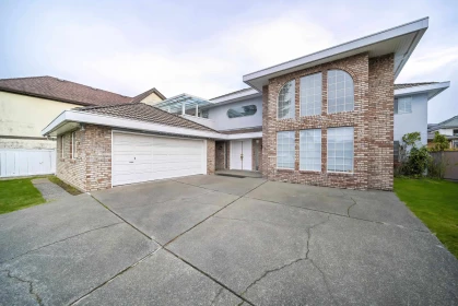 5611 Holt Avenue, Richmond, BC