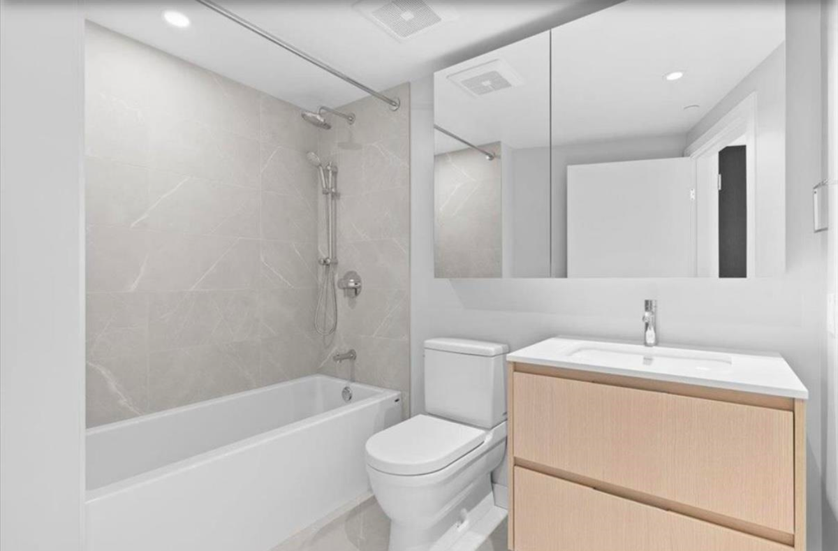 Dining Area Photo of 1808 1500 Fern Street, North Vancouver, BC